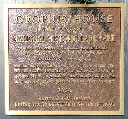 Plaque